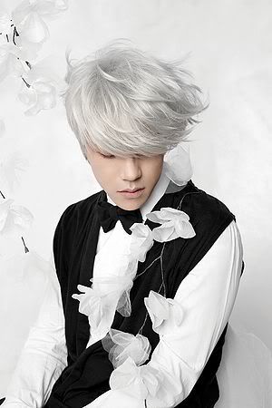 [Resim: 300px-Lee_Hyun.jpg]