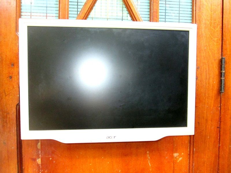 Miếng sắt  treo màn hình LCD, LCD TV lên tường, tiện dụng, giá rẻ. - 7