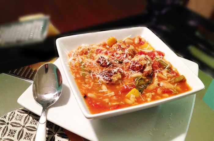 BeeStew Minestrone with Meatballs