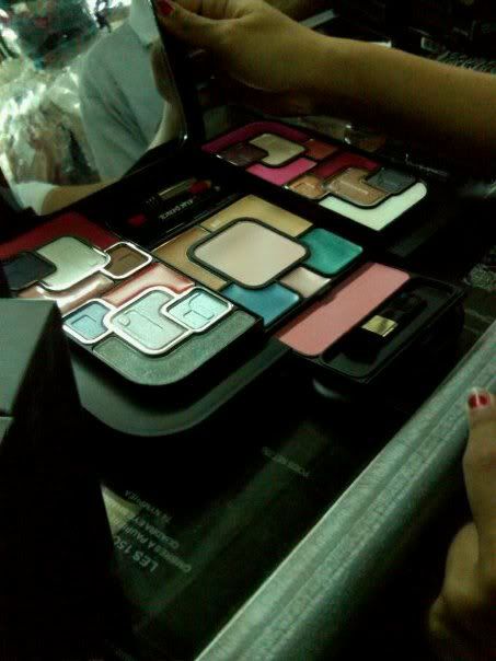 makeupkitbesar.jpg