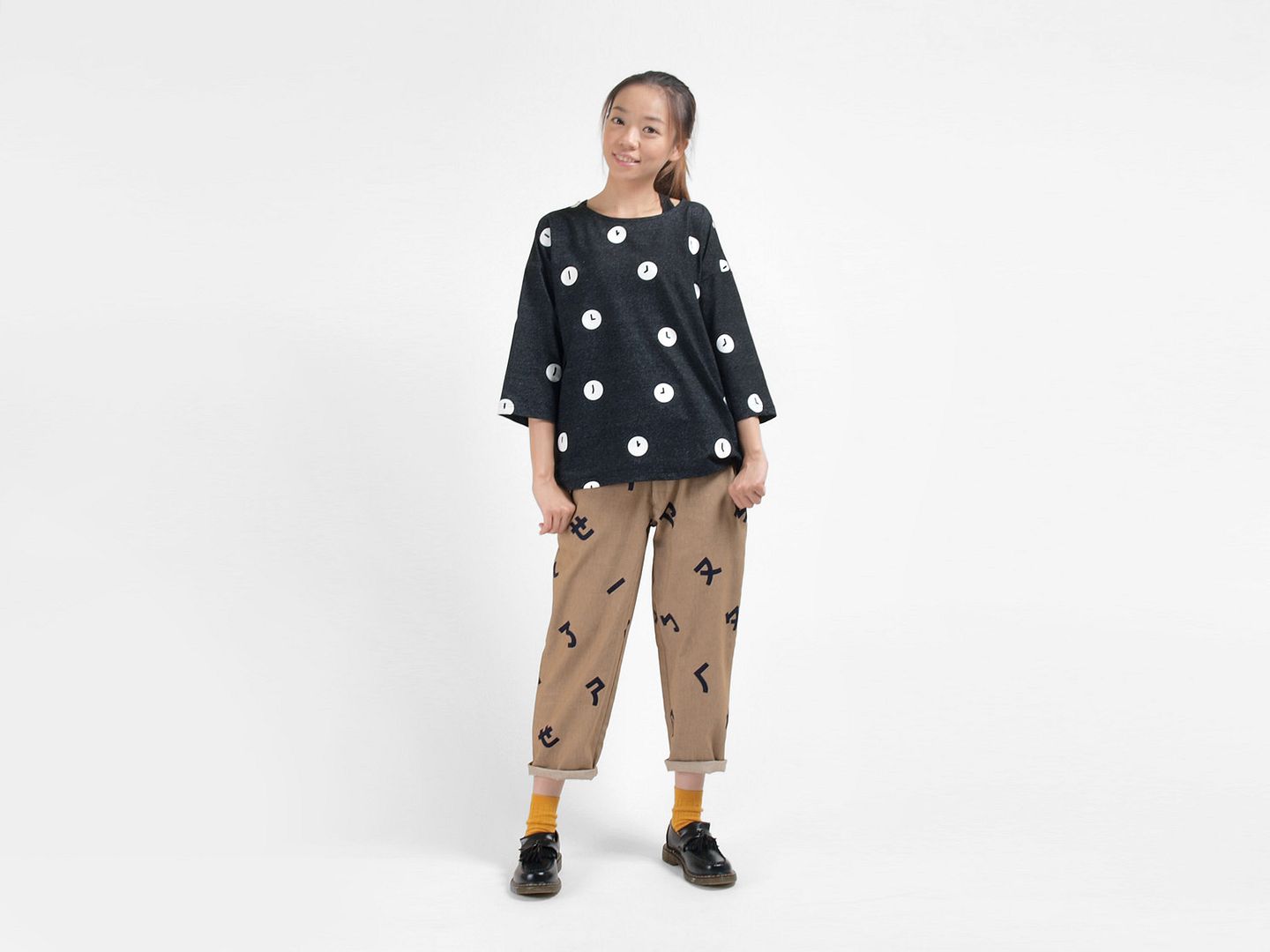 【HEYSUN】time series / time screen printing oversize top-black - Women's Tops - Other Materials Black