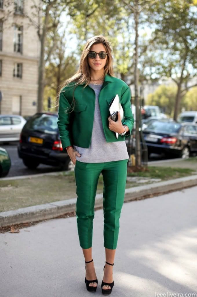 STREET-STYLE-METALLIC-SUITS-GREEN-STAR-GREY-GRAY-TEE-TSHIRT-TORT-SUNGLASSES-SILVER-CLUTCH-BLACK-PLATFORM-HEELS-LEE-OLIVEIRA-1.jpg STREET-STYLE-METALLIC-SUITS-GREEN-STAR-GREY-GRAY-TEE-TSHIRT-TORT-SUNGLASSES-SILVER-CLUTCH-BLACK-PLATFORM-HEELS-LEE-OLIVEIRA-1