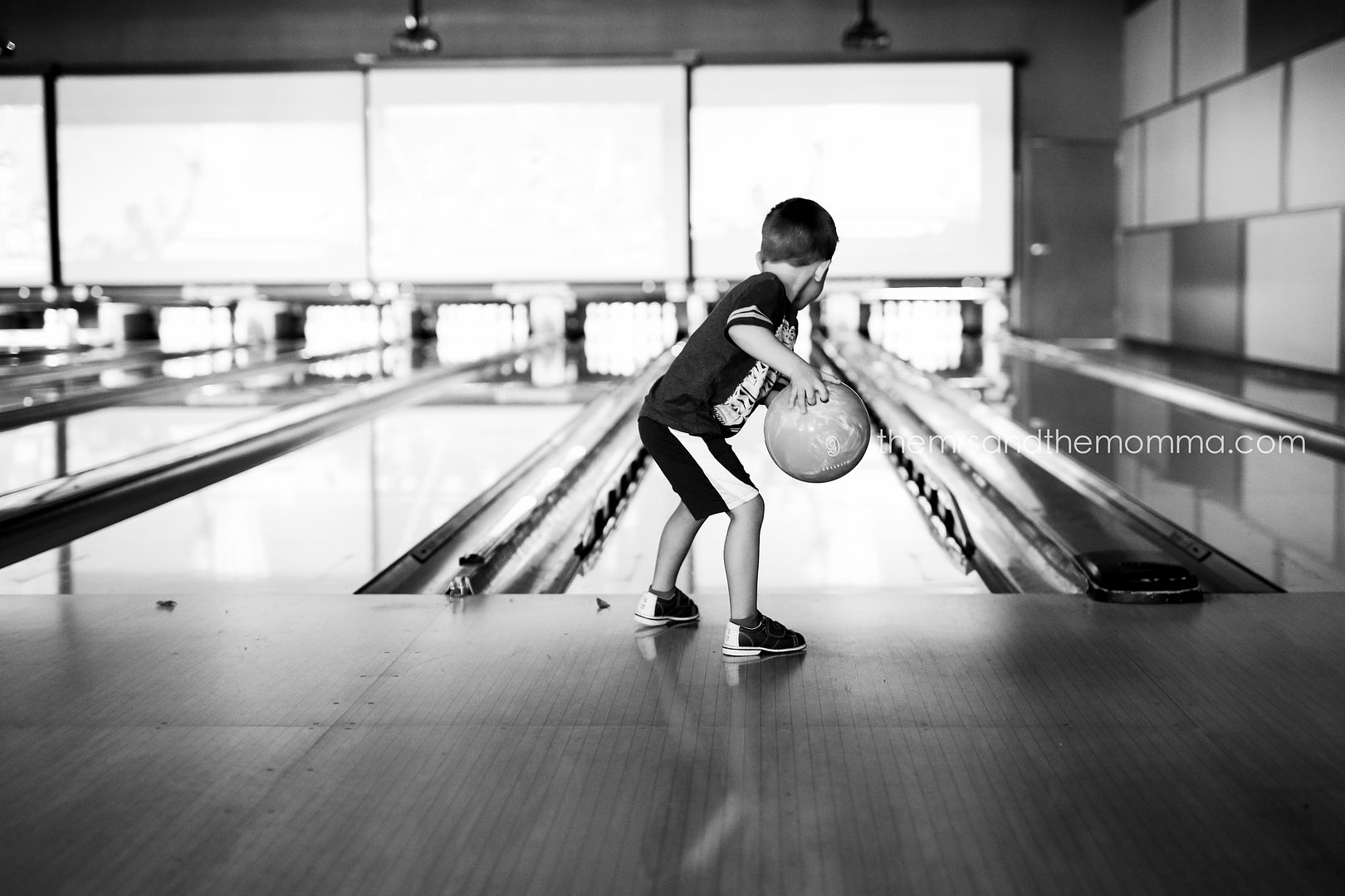 bowling-black-and-white