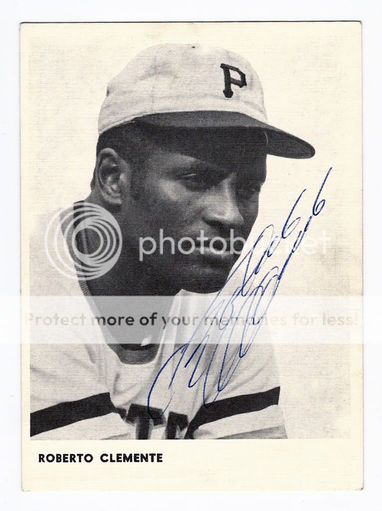 Does this Roberto Clemente autograph look authentic? — Collectors Universe